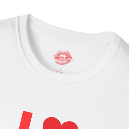 "I Love Hot Moms." | Heart | T-Shirt