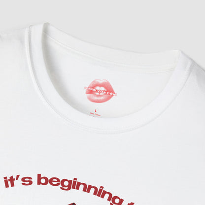 "It's Beginning To Look A Lot Like Chaos." | Santa | T-Shirt